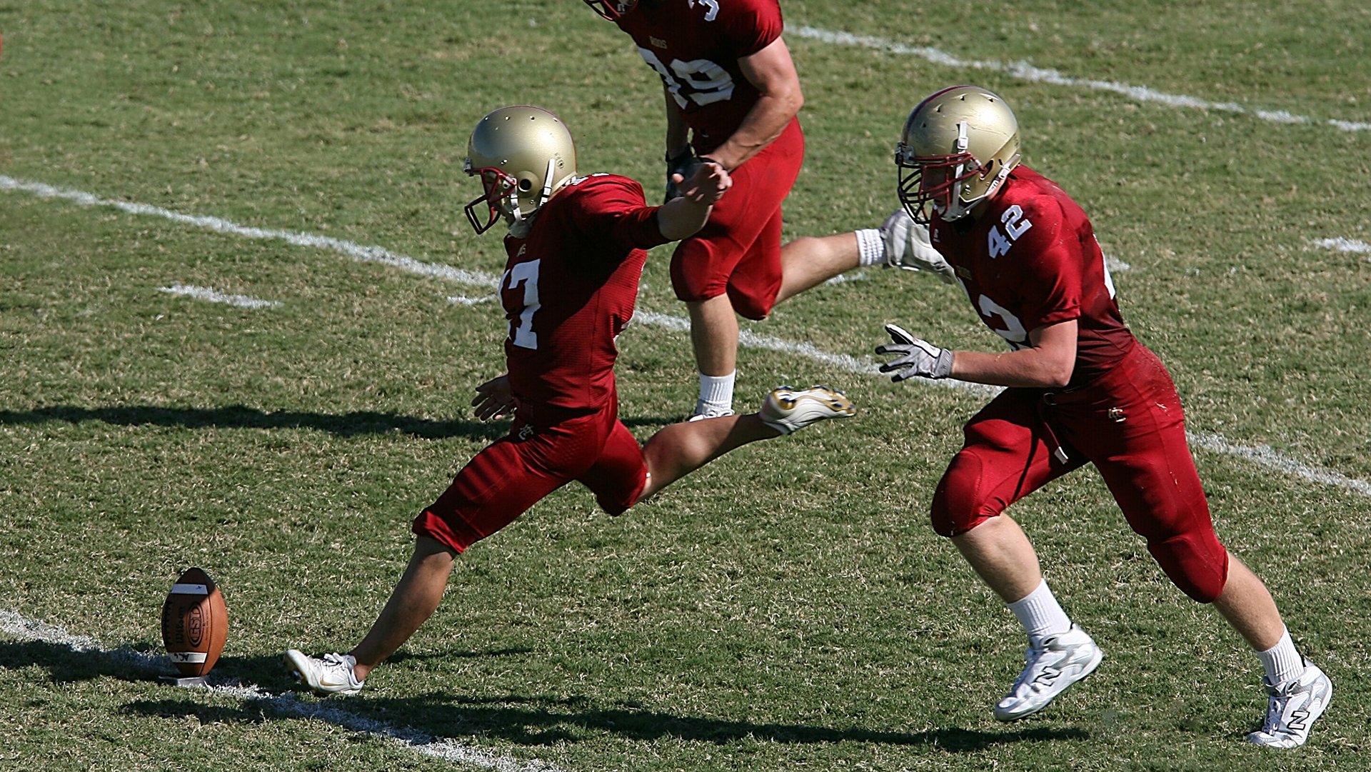 爱游戏ayx官网-中国足球青训系统加快建设步伐，中国青训大纲足球训练方法